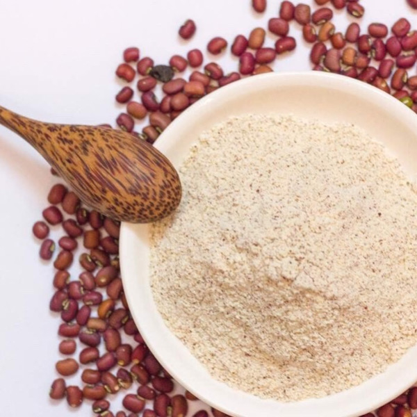 Semilla de coix horneada y frijoles rojos en polvo